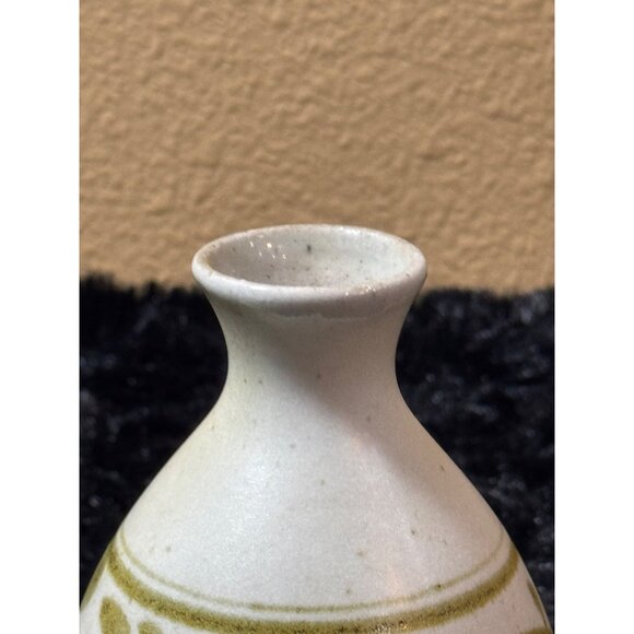 Vintage Japanese Ceramic Vase With Floral Swirl Design Small Bud Vase Hand-Paint - Picture 4 of 7